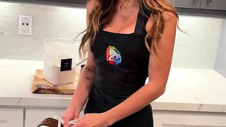 Anya Matusevich Maid Enjoys Facial After Standing Pounded