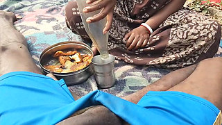 Desi Bhabhi Sucked a Cock Outdoors.