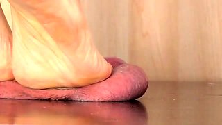 CBTrample - Mistress Alina - Cum while I crush your Balls