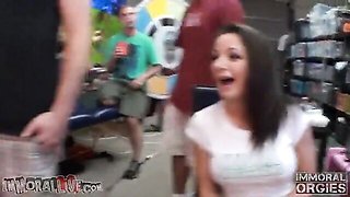 Watch glamour Tanner Mayes and Vicki Chase's porn