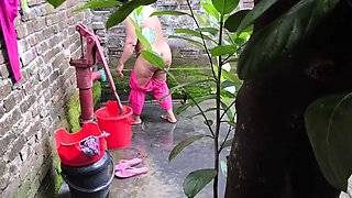 I see my aunty going to take a bath after I hugged and Fucking ass
