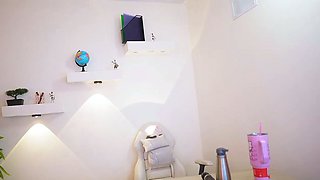 Brunette Couch Webcam Solo Fun Masturbating