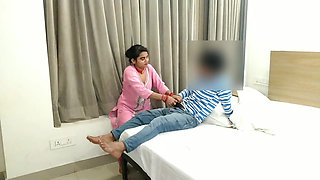 Boss ne ghar ki noukrani ko paise magne par chod diya. Paise magne par ghar ki noukrani ke bur me lund daal diya