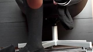 Masturbating amateur cums after solo fun