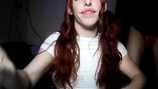 Amateur Brunette Teen blowjobs in the toilet on Webcam
