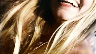Hot outdoor pussy licking action