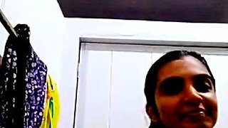 Desi hot indian bhabhi nude bath show on webcam