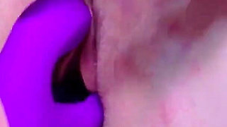 Unboxing, Review and Use of the Flappying Vibrator by Paloqueth - Housewife Ginger