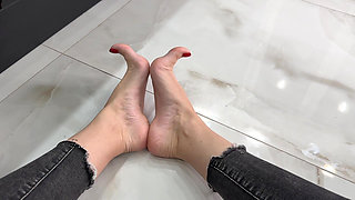 Bare Feet with Long Toes Worship, Footjobs, POV Feet Worship, Red Toenails