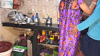 Indian Desi Village Bhabhi and Devar Hard Fucking in Kitchen XXX Video,hot Beautiful Bhabhi Devar Sex Viral Video