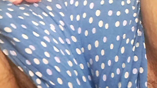 Mom in Bed, Touching Her Hot Pussy to Masturbate Before Bed