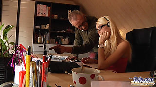 Teen Secretary Pussy Fucked by Old Boss at the Home Office - She Makes Him Cum Her Mouth