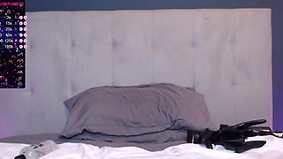 Jessica going through her weekly clit pumping training