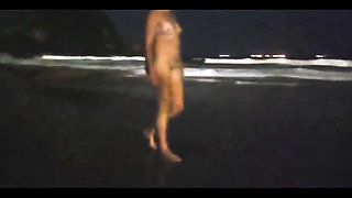 Hottie Walking Naked on the Beach, I Took Her to the Rocks and Fucked Her Until I Came Inside! See the Full Video on Sheer