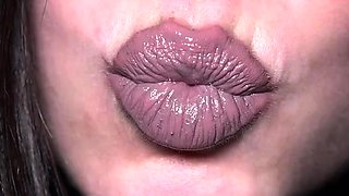 Jasmin Jai Studios - Big Lips And Wet Lip Gloss