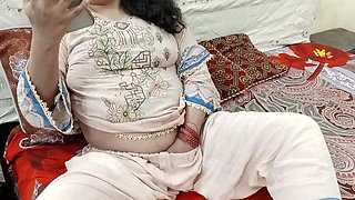 Desi Hot Stepmother Wants Sex Without Lover