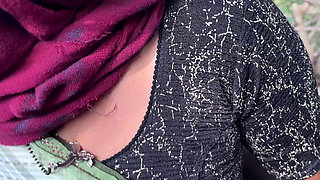 Desi Girlfriend Enjoy Outdoor Sex