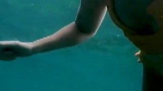 Snorkel Slut: Tight Bikini, Dive Mask & Underwater Fin Tease