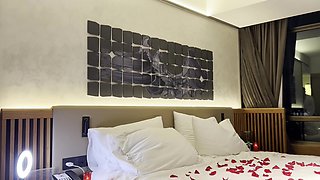 Latina COUGAR Gets Romantic Sans a condom Tantric Hookup Rubdown, Porn industry star Kesha Ortega