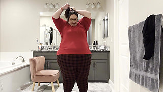 Two Temptations: Plump Paradise Fashion Fiesta (wmv)