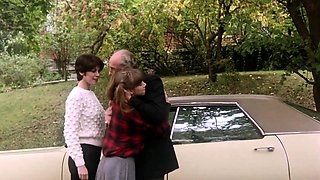 Brunette MILF gives outdoor blowjob