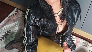 From My Pussy to Your Lips - Wet Cigarette Fetish I'm Leather