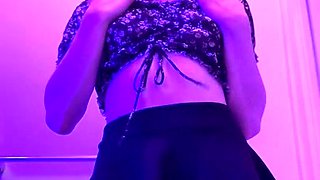Hot amateur teen girl solos masturbation