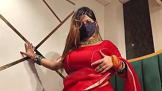 Indian Stepmom Lisa Caught In Seductive Homemade Panties Fantasy