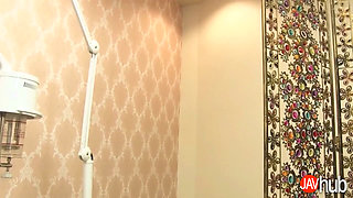 Hitomi Ohashi Sensual Massage Session Leads to a Cock Ride