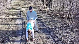 Risky outdoor fuck with booty white girl nutting inside her