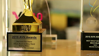 Obsessed Fan Anikka Albrite Sabotages Celebrity Then Nurses Him with Deep Blowjob & Creampie Ride