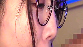 Late Night Blowjob Lessons From an Inexperienced Stepsister