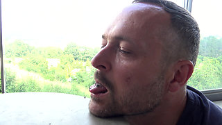 The human ashtray Smirni!