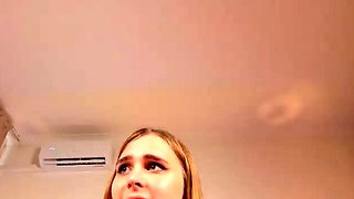 Brunette Tranny jerking in hard dick in solo Webcam