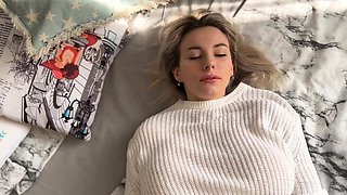Blonde babe with big tits has a powerful orgasm on webcam