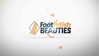 Nasty Elise Stivaletti playing  with her feet