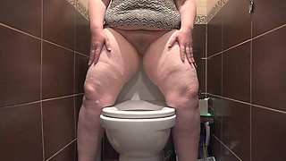 I Pissing, and You Lick My Dirty Pussy. a Mature BBW with Dirty Talk on the Toilet.