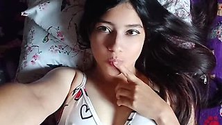 18 Year Old Girl Plays With Her Wet Pussy