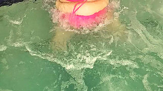 Davisdesires Is in the Pool Watch Her Pussy Drool
