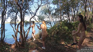 Amateur hotties Kristina and Melonie flaunt their long locks by the sea