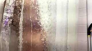 cam latina on bed nude, nude in the bath