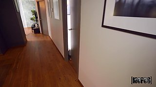 Arousing Darkhaired Babe Teases BF