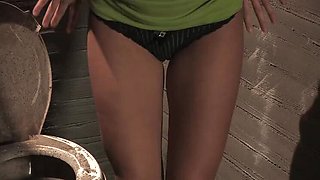 Solo Pee Girl Sorana Fingering in Shower