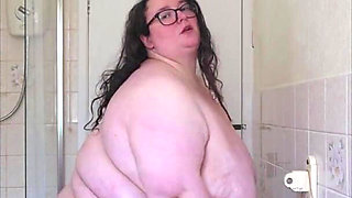 SSBBW Bathroom Cream Belly Body