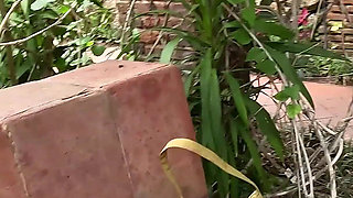 Caught in Public: Photo Session in a Public Place Ends in a Risky Blowjob with My Photographer.