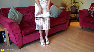 Skinny Mature Woman Josie Posie Loves to Finger Her Hairy Pussy on Camera