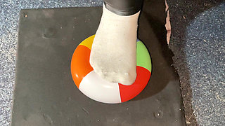 98kg Bigbootylucy Stomp Popped 4 Mini Beachballs and 35cm Bb! 2 Cams - Slow-mo