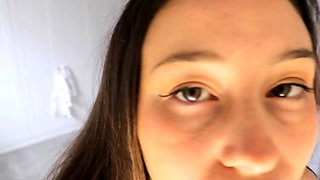 Amateur Webcam Teen Flashes Masturbates