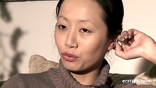 Ersties - Studentin Tyra masturbiert leidenschaftlich mit Vibrator