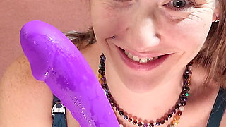 Reviewing and Testing The G-Spot Dildo